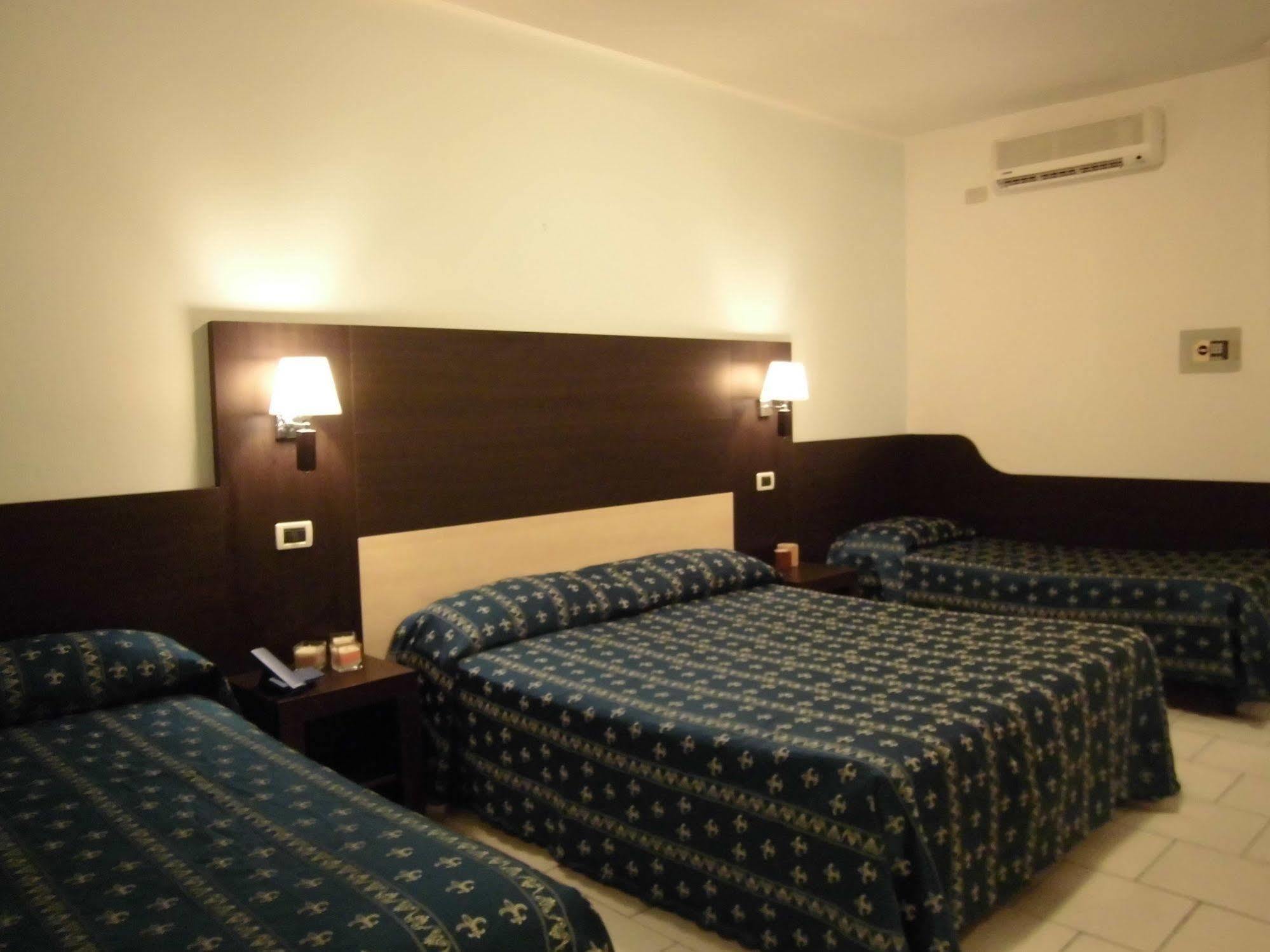 Hotel Europa Park Lido di Spina Luaran gambar
